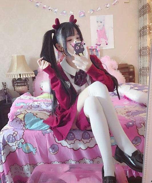 蔡萝莉视频爆料劳斯莱斯,揭秘明星奢华生活背后的真相 第1张 蔡萝莉视频爆料劳斯莱斯,揭秘明星奢华生活背后的真相 第1张